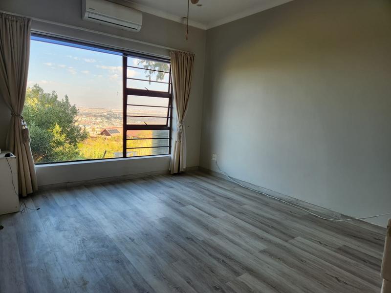 To Let 3 Bedroom Property for Rent in Mountainside Western Cape